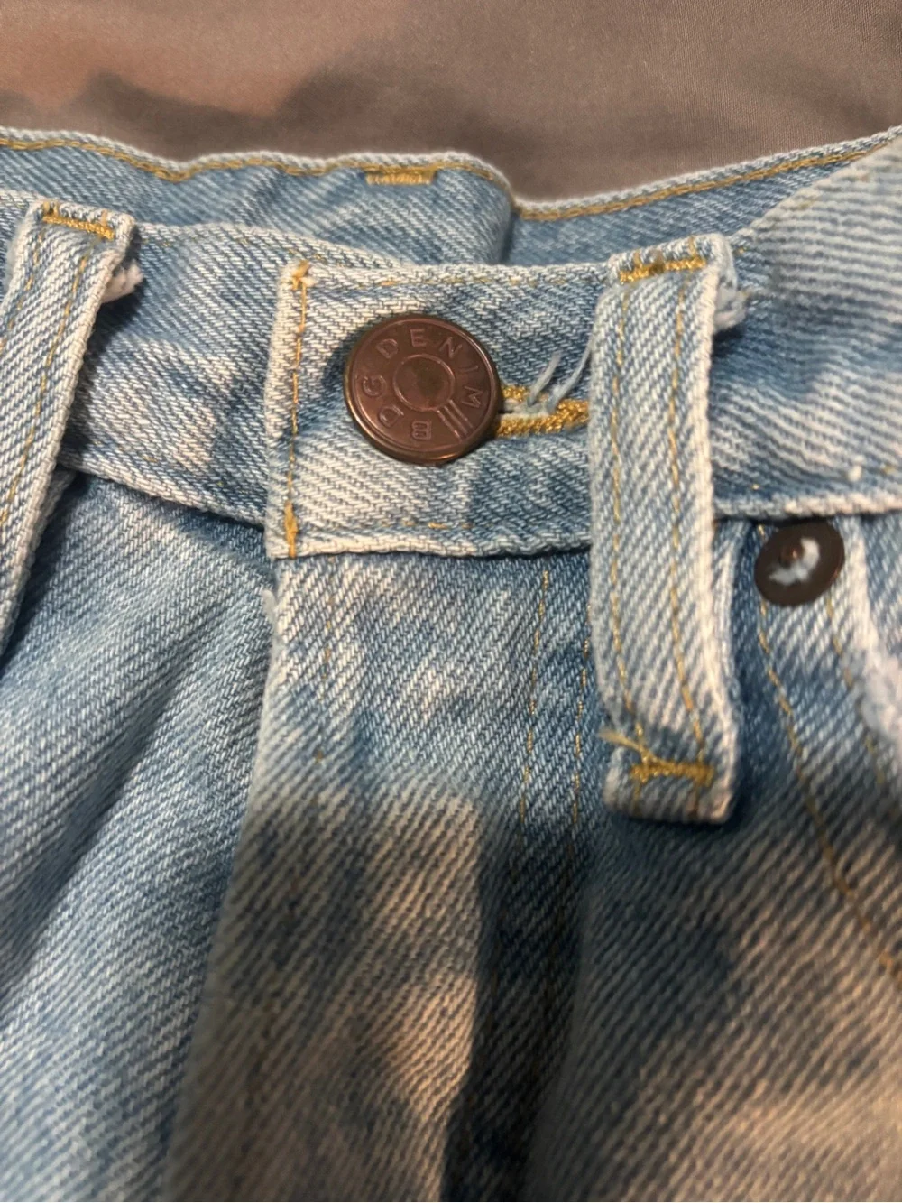 Distressed Denim Shorts H&M, BDG